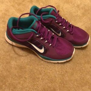 Nike gym shoe